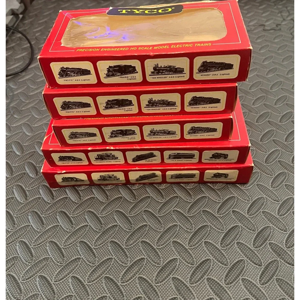 Partial Tyco HO Scale Model Train Set Part Scale Multicolor Vintage Santa Fe Lot